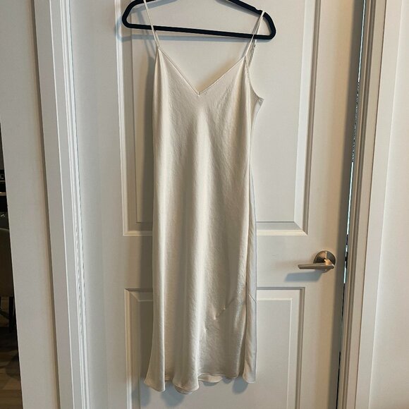 COPY - Aritzia only slip satin midi dress white - Picture 7 of 9